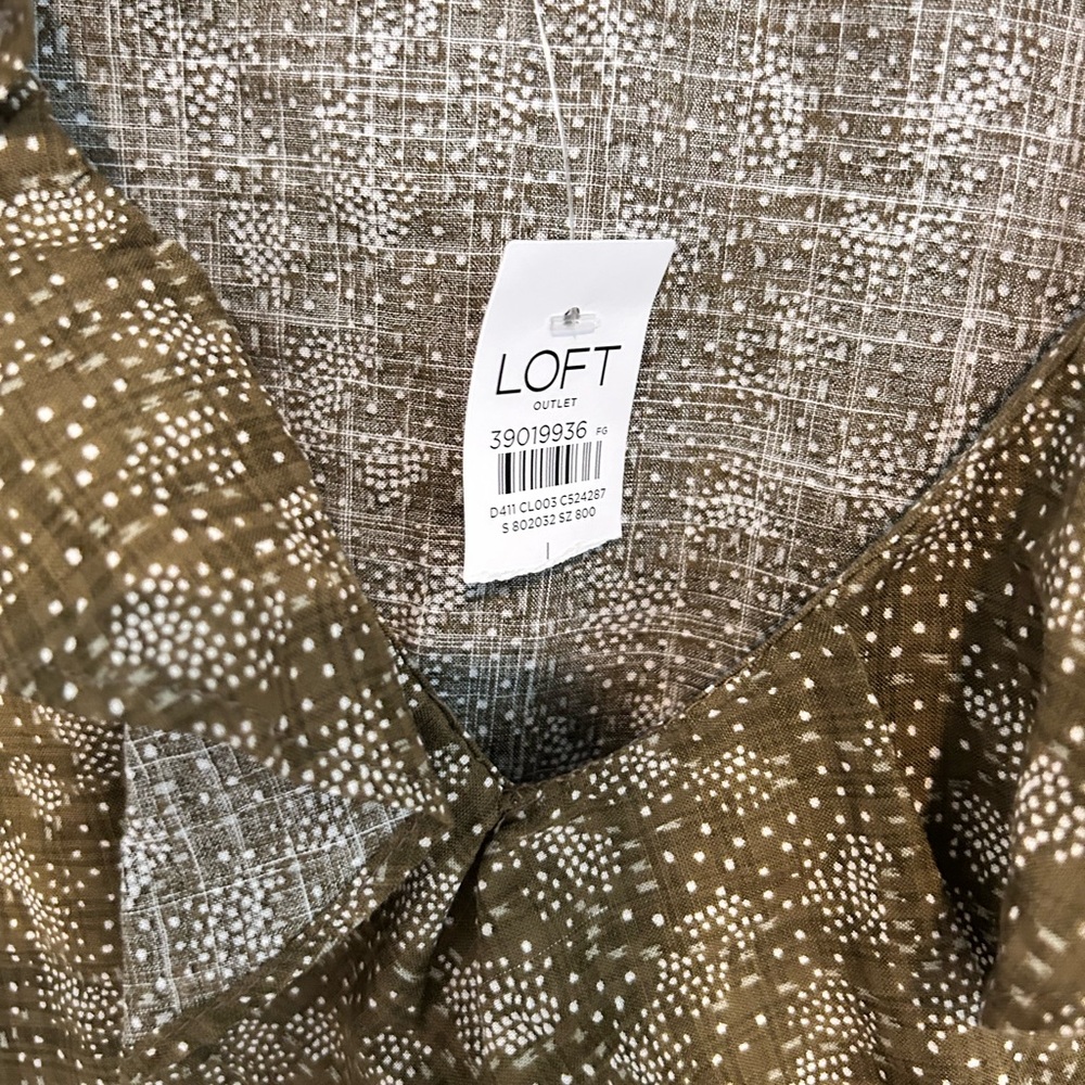 NWT LOFT Olive Green Ruffle Front Blouse Size L - Picture 5 of 7